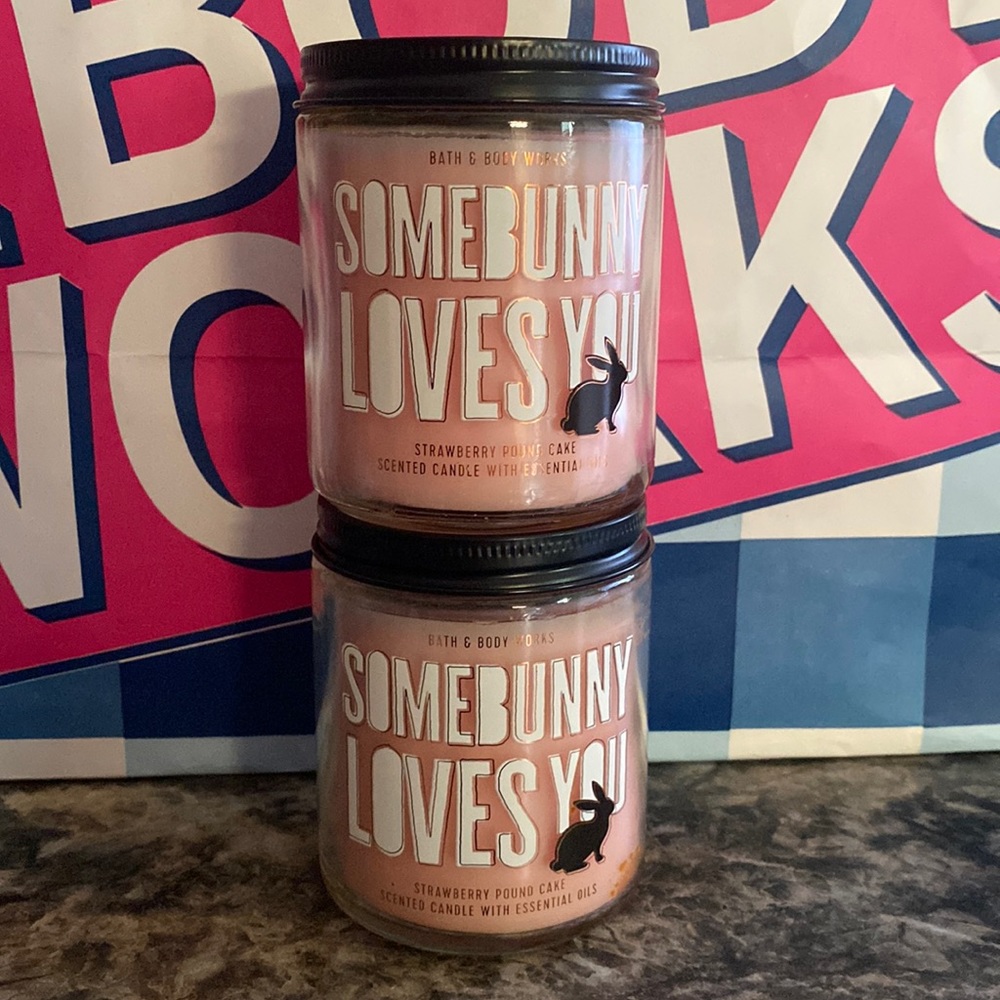 Bath & Body Works strawberry pound cake candles